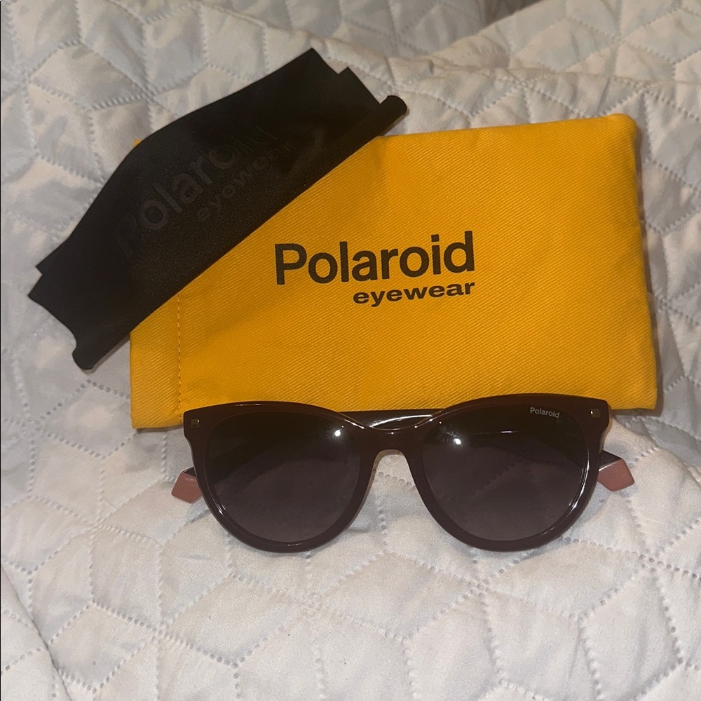 Polaroid Core Women's Sunglasses - Violet Plastic Cat Eye Frame with case